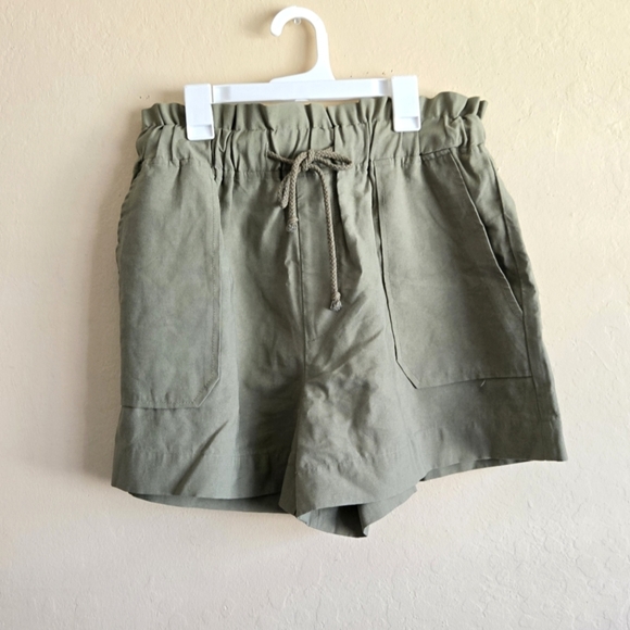 Forever 21 Olive Paperbag Drawstring Shorts Size Large - Picture 1 of 10